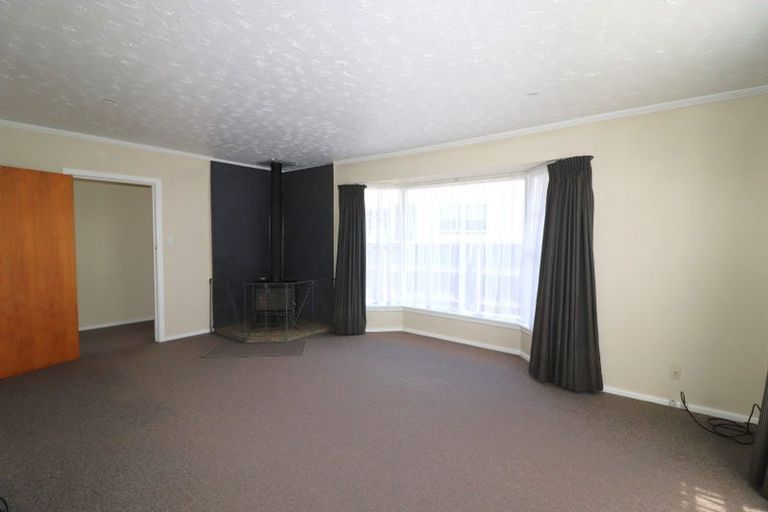 Photo of property in 5 Davidson Crescent, Hornby, Christchurch, 8042