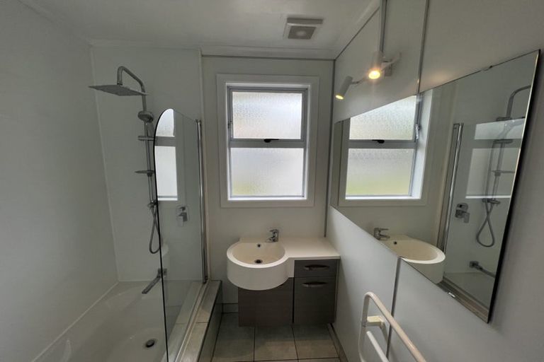 Photo of property in 35 Seine Road, Forrest Hill, Auckland, 0620