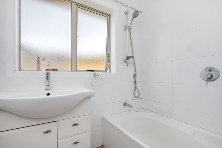 Photo of property in 16 Tuakau Road, Pukekohe, 2120