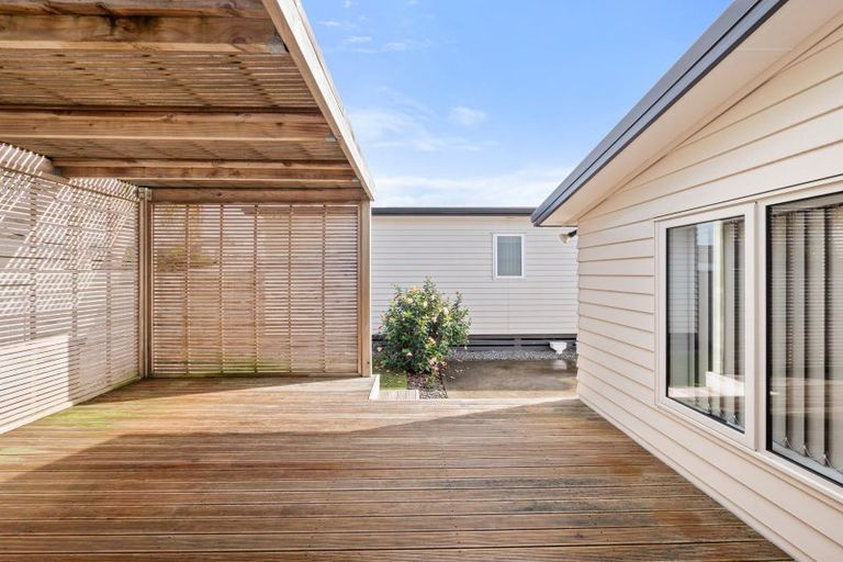 Photo of property in 11 Kamahi Crescent, Papamoa Beach, Papamoa, 3118