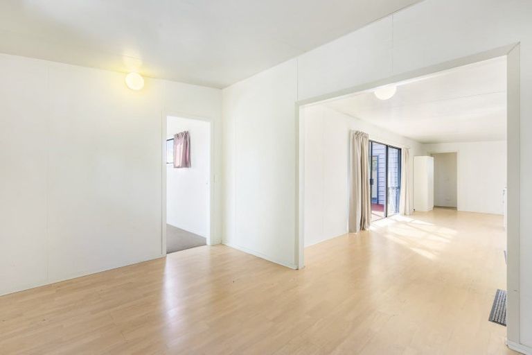 Photo of property in 98 Hanham Road, Kumeu, 0891