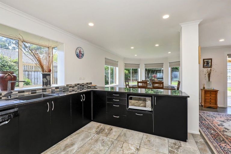 Photo of property in 28 Arataki Road, Havelock North, 4130