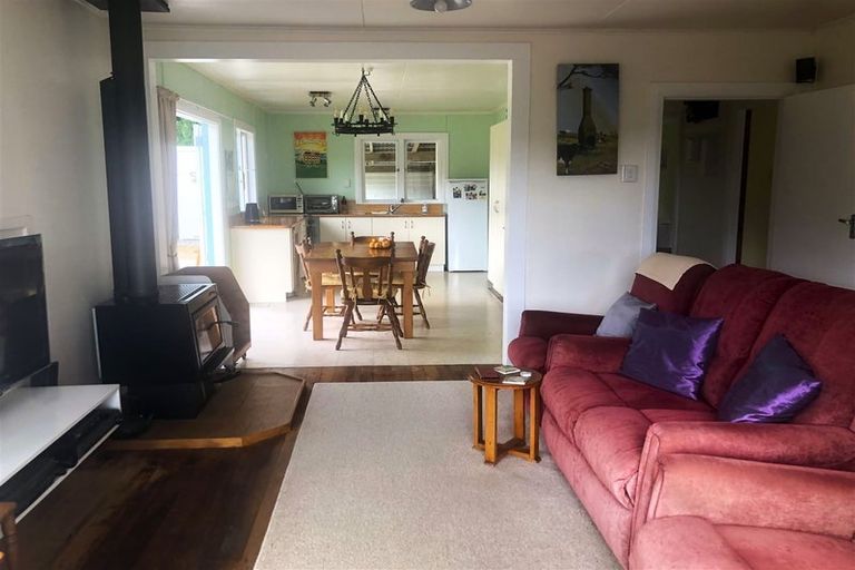 Photo of property in 1550 Coast Road, Pongaroa, 4991