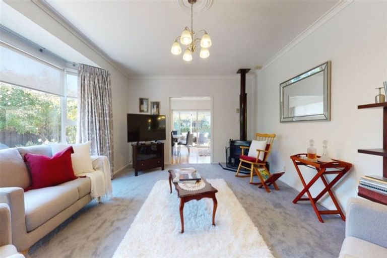 Photo of property in 14a Norton Park Avenue, Fairfield, Lower Hutt, 5011