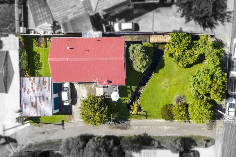 Photo of property in 17 Forest Road, Pinehaven, Upper Hutt, 5019