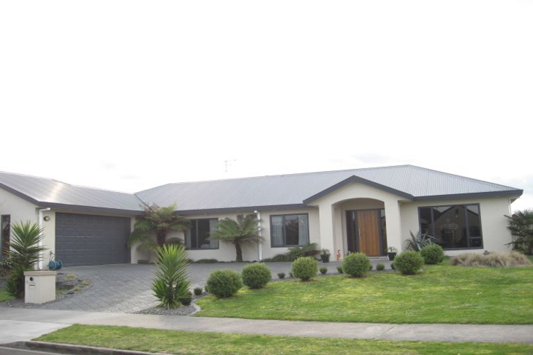 Photo of property in 3 Guildford Place, Rototuna North, Hamilton, 3210