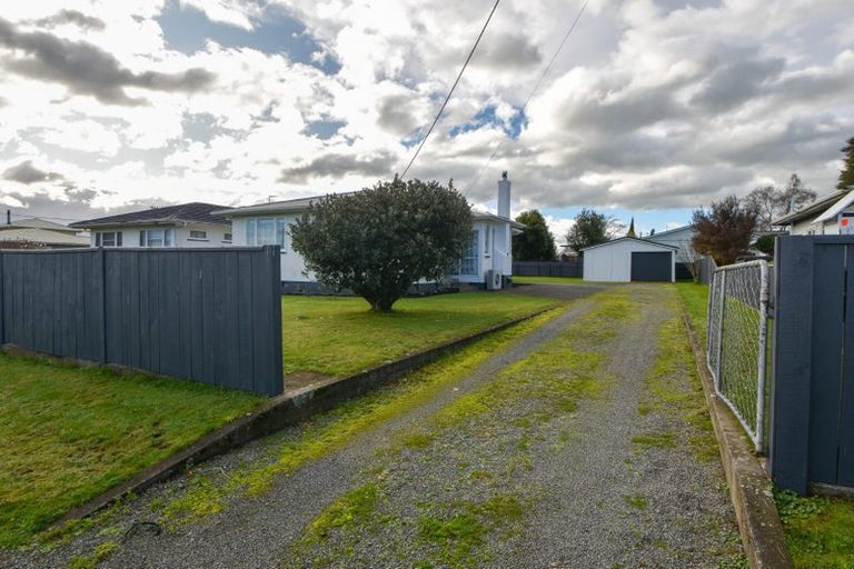 Photo of property in 132 Pembroke Street, Carterton, 5713