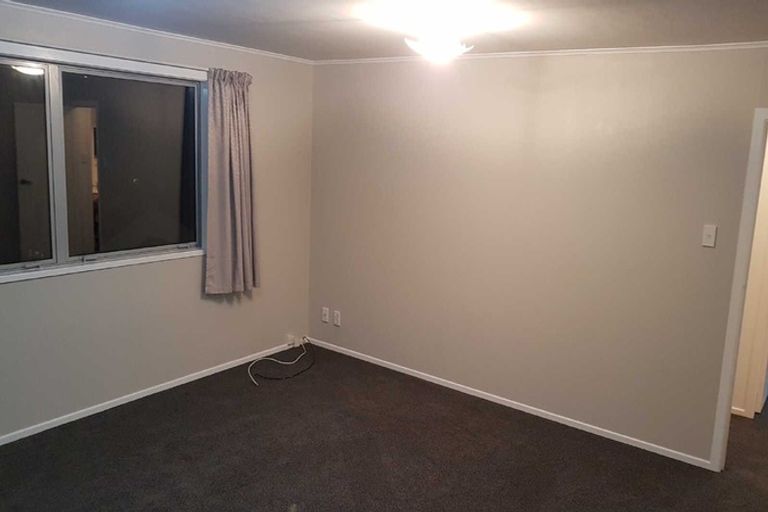 Photo of property in 137b Newlands Road, Newlands, Wellington, 6037