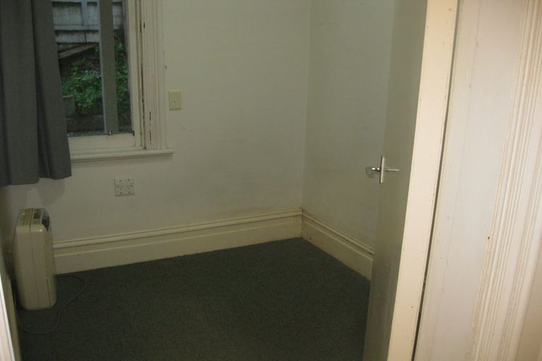 Photo of property in 158 Oriental Parade, Oriental Bay, Wellington, 6011