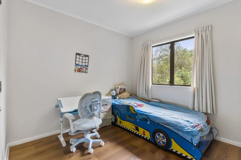 Photo of property in 2/18 Noeleen Street, Glenfield, Auckland, 0629