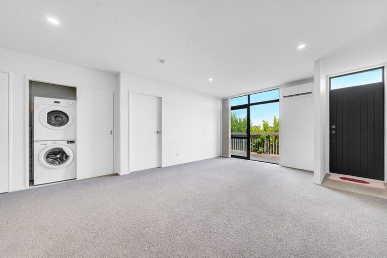 Photo of property in 9 Tarapuke Lane, Papakura, 2110
