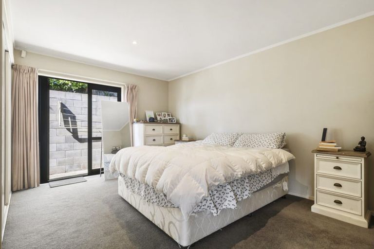 Photo of property in 78d Queens Drive, Lyall Bay, Wellington, 6022