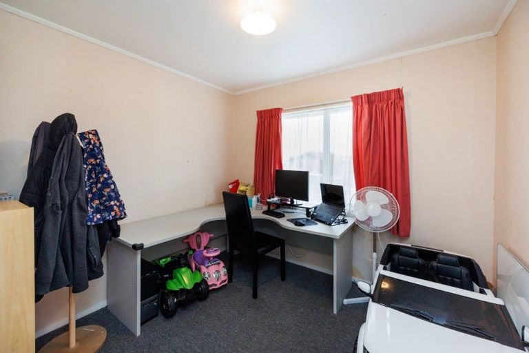 Photo of property in 31 Lydia Place, Kelvin Grove, Palmerston North, 4414