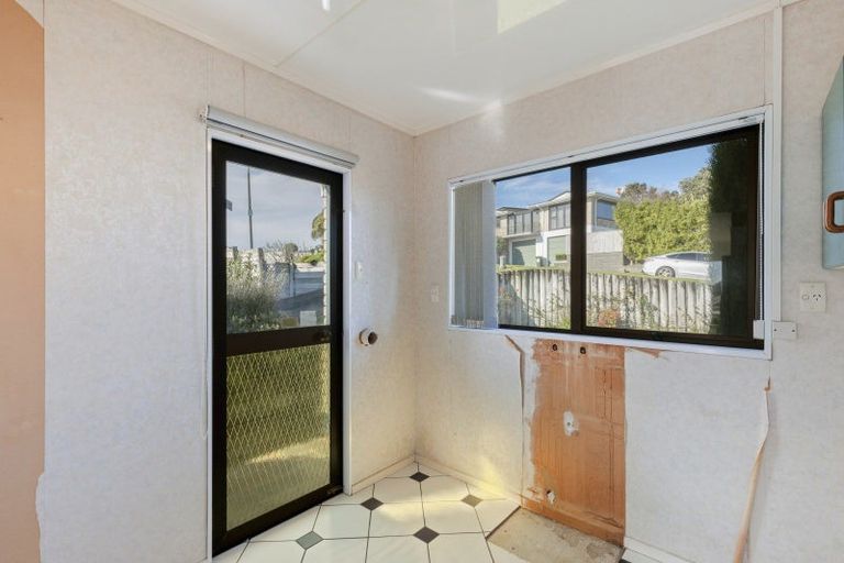Photo of property in 19 Darwin Crescent, Spotswood, New Plymouth, 4310