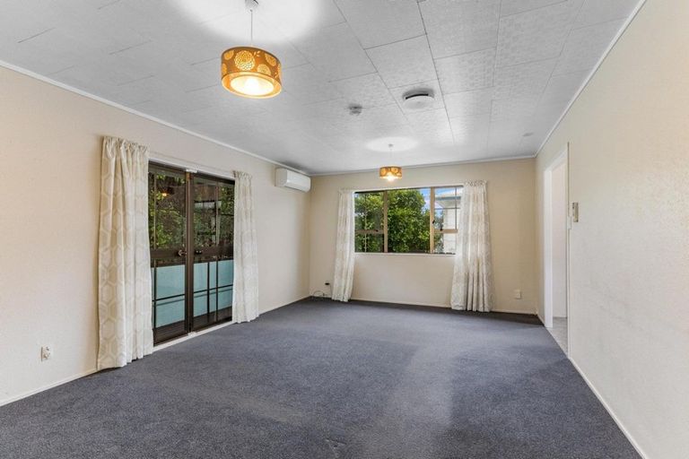 Photo of property in 94 Omapere Street, Whitby, Porirua, 5024