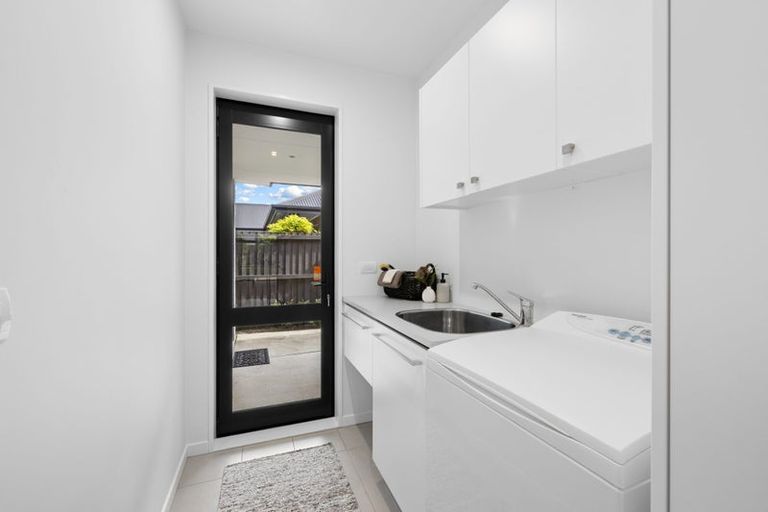 Photo of property in 5 Dalweny Lane, Cracroft, Christchurch, 8025