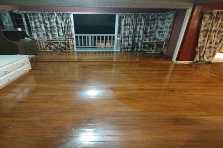 Photo of property in 2/397 Beach Road, Mairangi Bay, Auckland, 0630