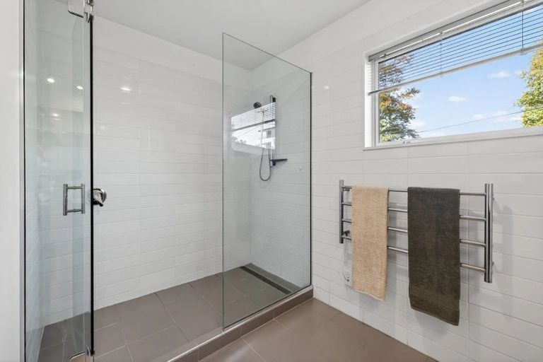 Photo of property in 19 Athol Terrace, Upper Riccarton, Christchurch, 8041