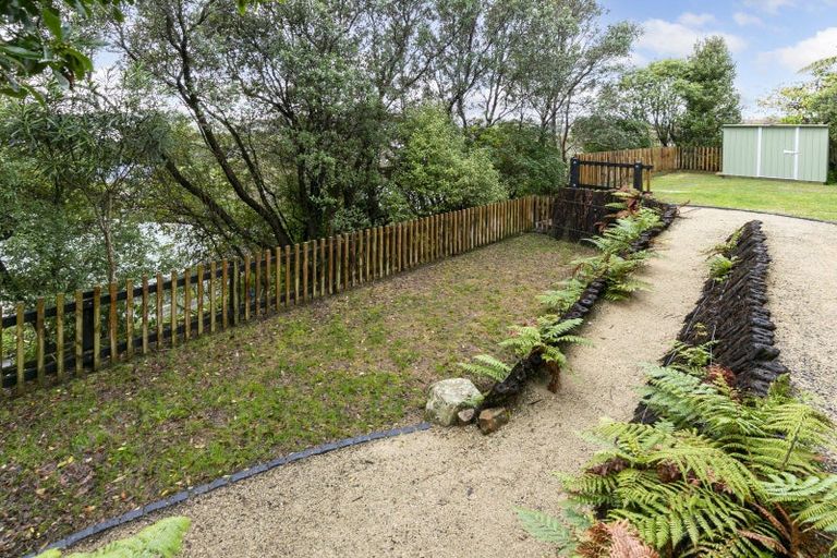 Photo of property in 85 Ruskin Road, Newlands, Wellington, 6037