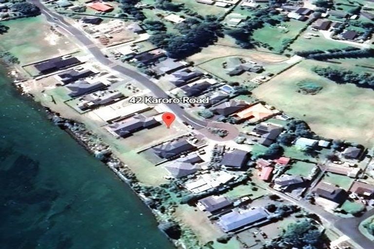 Photo of property in 42 Karoro Road, One Tree Point, 0118