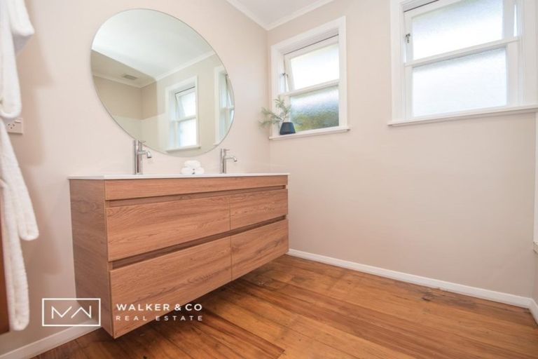 Photo of property in 4 Courtenay Road, Heretaunga, Upper Hutt, 5018