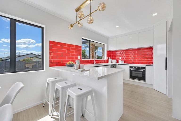 Photo of property in 60 Robert Ross Place, Clendon Park, Auckland, 2103