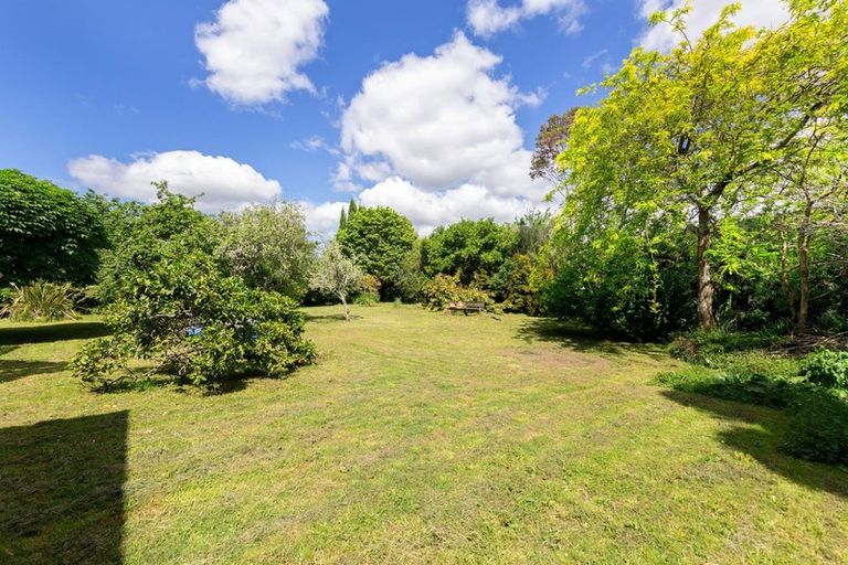 Photo of property in 18 School Road, Riverhead, 0820