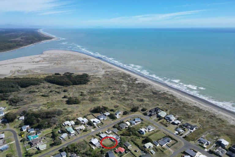 Photo of property in 13a Mack Street, Foxton Beach, Foxton, 4815