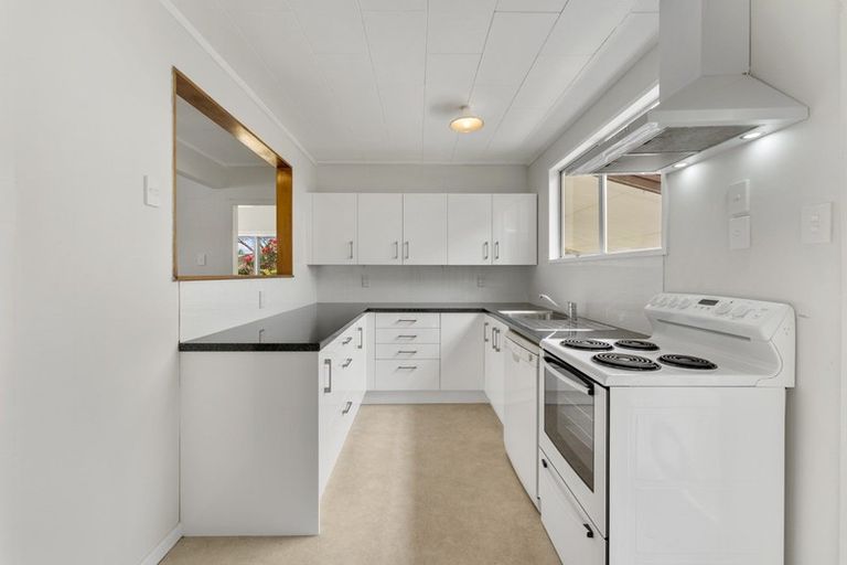 Photo of property in 30 Shanly Street, Brown Owl, Upper Hutt, 5018