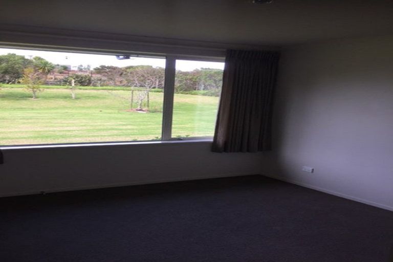 Photo of property in 24 Te Arai Point Road, Te Arai, Wellsford, 0975
