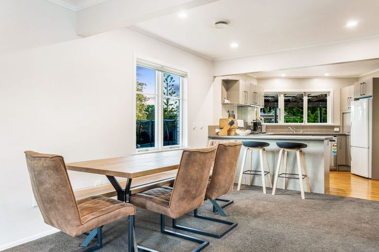 Photo of property in 15 Divich Avenue, Te Atatu South, Auckland, 0610