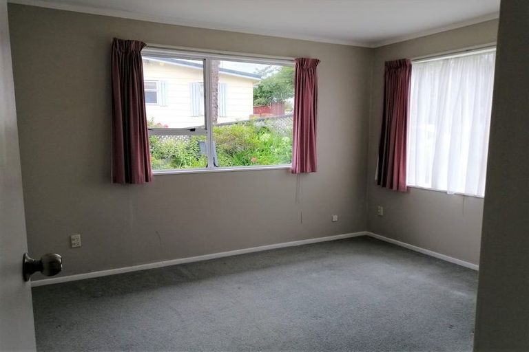 Photo of property in 111 Norana Road, Timberlea, Upper Hutt, 5018