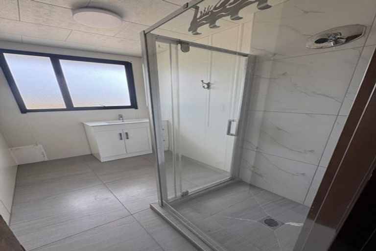 Photo of property in 300 State Highway 16, Kumeu, 0892