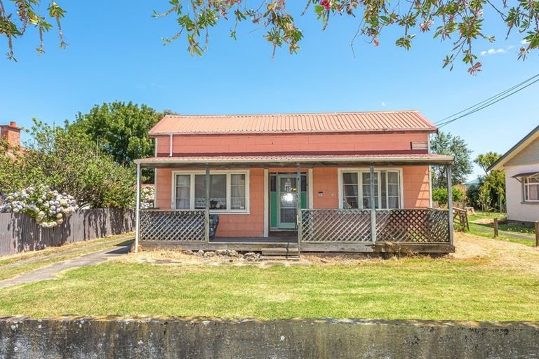Photo of property in 5 Abbot Street, Gonville, Whanganui, 4501