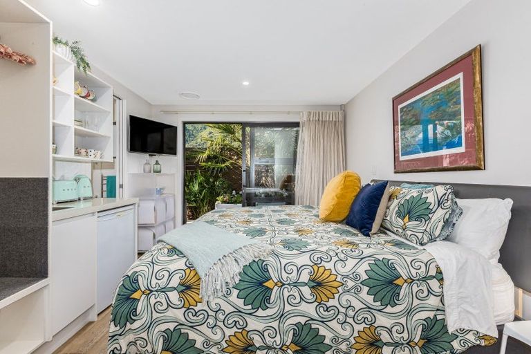 Photo of property in 80 Waipunahau Road, Waikanae, 5036