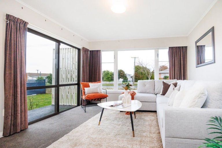 Photo of property in 12 Mersey Street, Rongotea, 4476