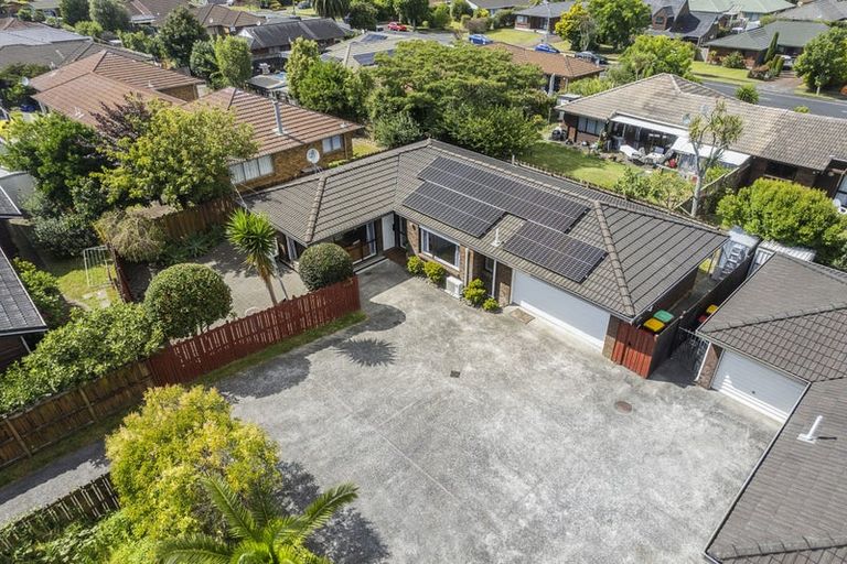 Photo of property in 2/17 Seneca Court, Golflands, Auckland, 2013