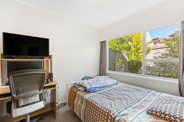 Photo of property in 2/18 Bevyn Street, Castor Bay, Auckland, 0620