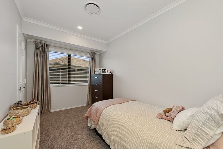 Photo of property in 8 Waiwherowhero Drive, St Andrews, Hamilton, 3200