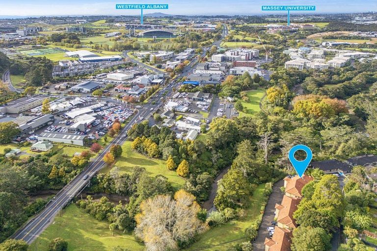 Photo of property in 3/7 The Avenue, Albany, Auckland, 0632