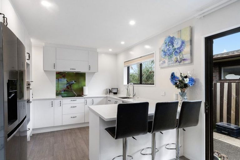 Photo of property in 2b Edgewater Parade, Waiuku, 2123