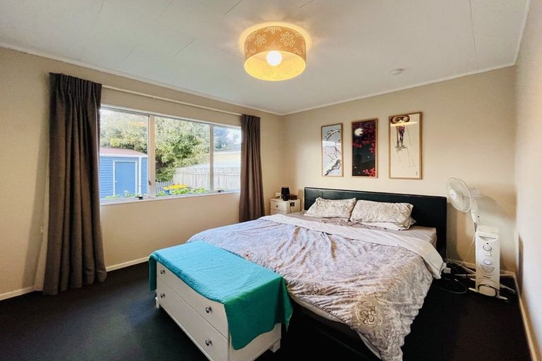 Photo of property in 2/60 Taikata Road, Te Atatu Peninsula, Auckland, 0610