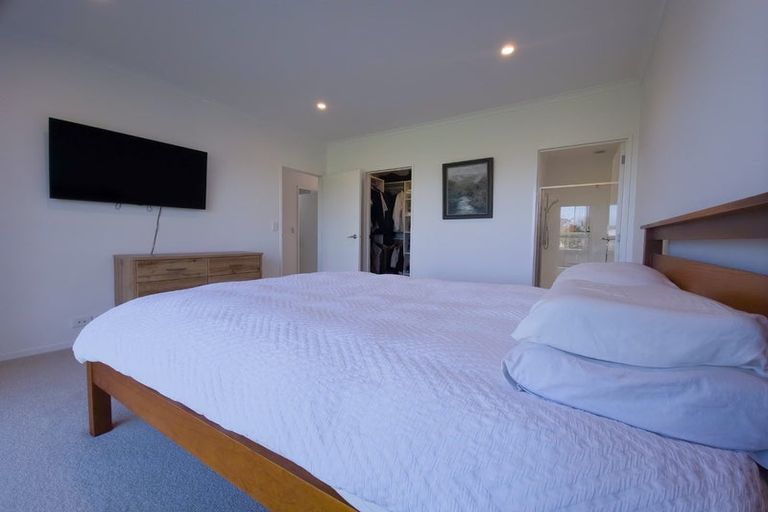 Photo of property in 32 Whenuapai Drive, Whenuapai, Auckland, 0618