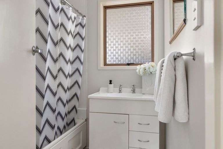 Photo of property in 73 Brandon Street, Featherston, 5710