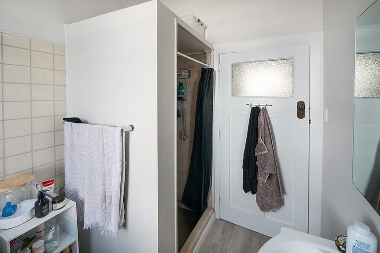 Photo of property in 38 Hargest Crescent, Saint Kilda, Dunedin, 9012