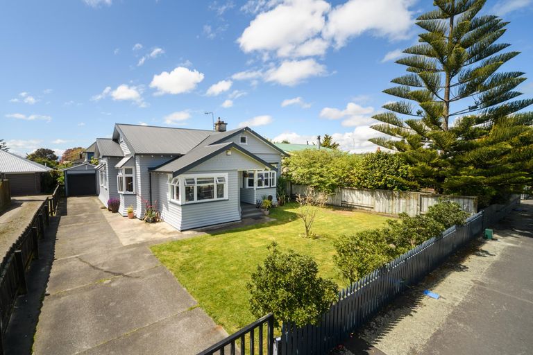 Photo of property in 41 Shamrock Street, Takaro, Palmerston North, 4412