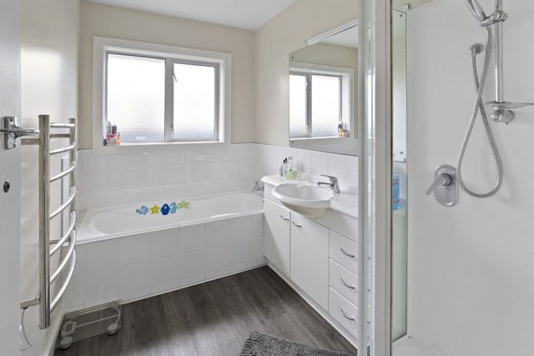 Photo of property in 43 Daniels Road, Redwood, Christchurch, 8051