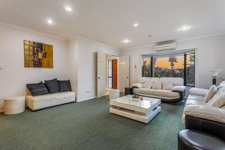 Photo of property in 28 Carnelian Court, Westgate, Auckland, 0614