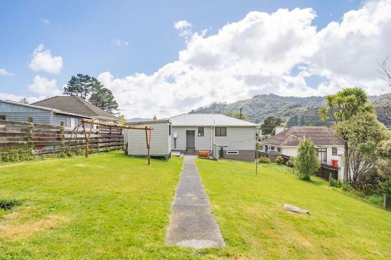 Photo of property in 17 Mcgowan Road, Wainuiomata, Lower Hutt, 5014