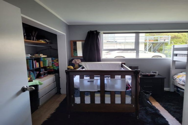 Photo of property in 2/3 School Road, Plimmerton, Porirua, 5026